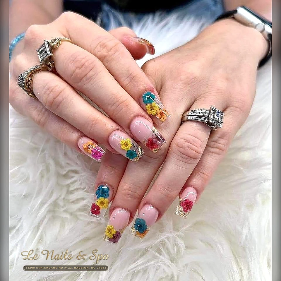 Le Nails & Spa